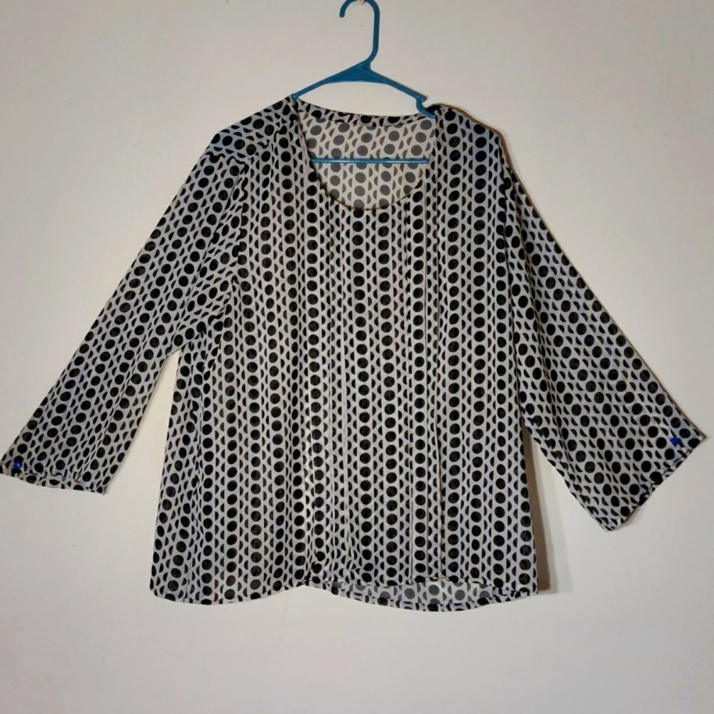 Ladies bundle of 5 blouses sizes M - XL